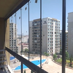 Cam balkon